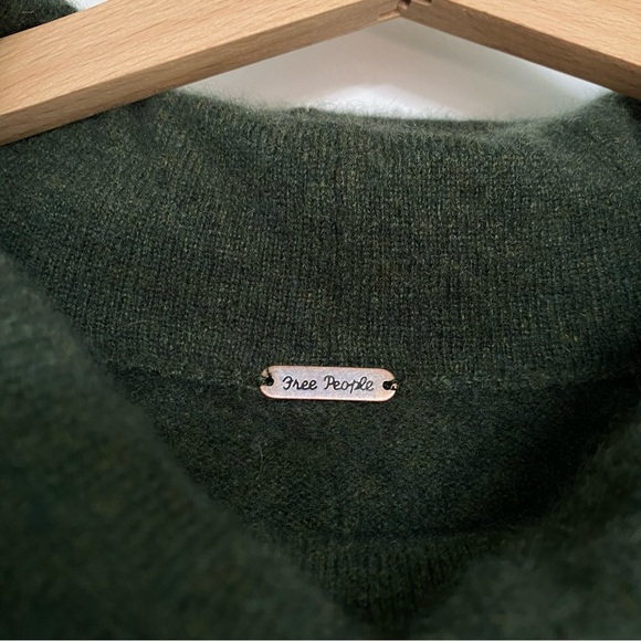 Free People 100% Cashmere Forest Green Women’s S Turtleneck Sweater - Picture 4 of 5
